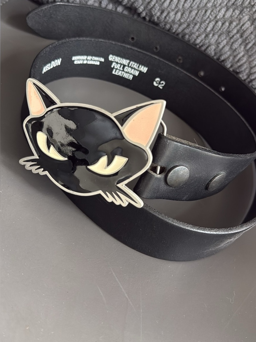 Black Leather Belt with Cat-Head Buckle in Fine Pewter